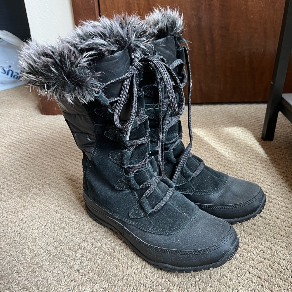 North Face women’s winter boots, size 7, waterproof